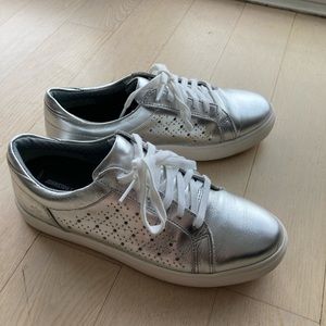 Johnston and Murphy Silver Women’s Golf Shoes Size 7.5